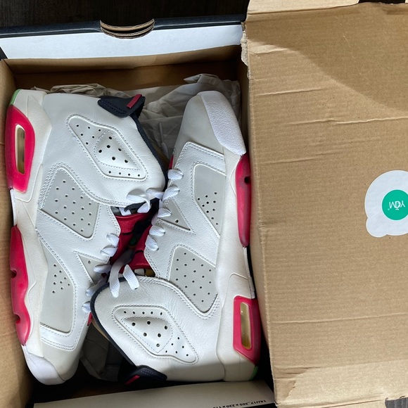 Air Jordan Retro 6 - Picture 2 of 4